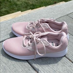 girls pink sneakers
